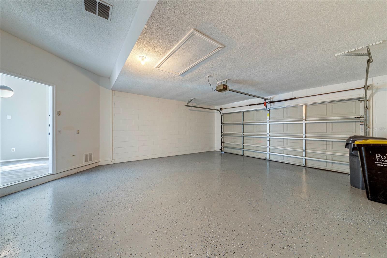 FAIRWAYS LAKE ESTATES - Residential