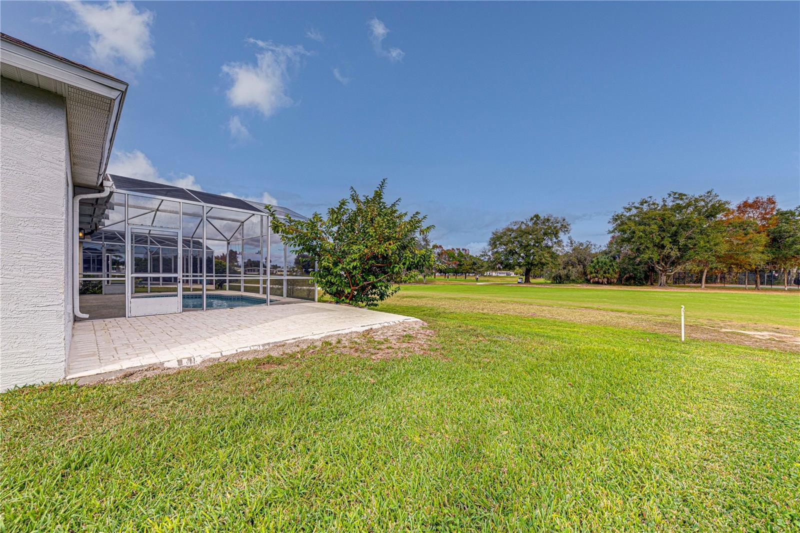 FAIRWAYS LAKE ESTATES - Residential