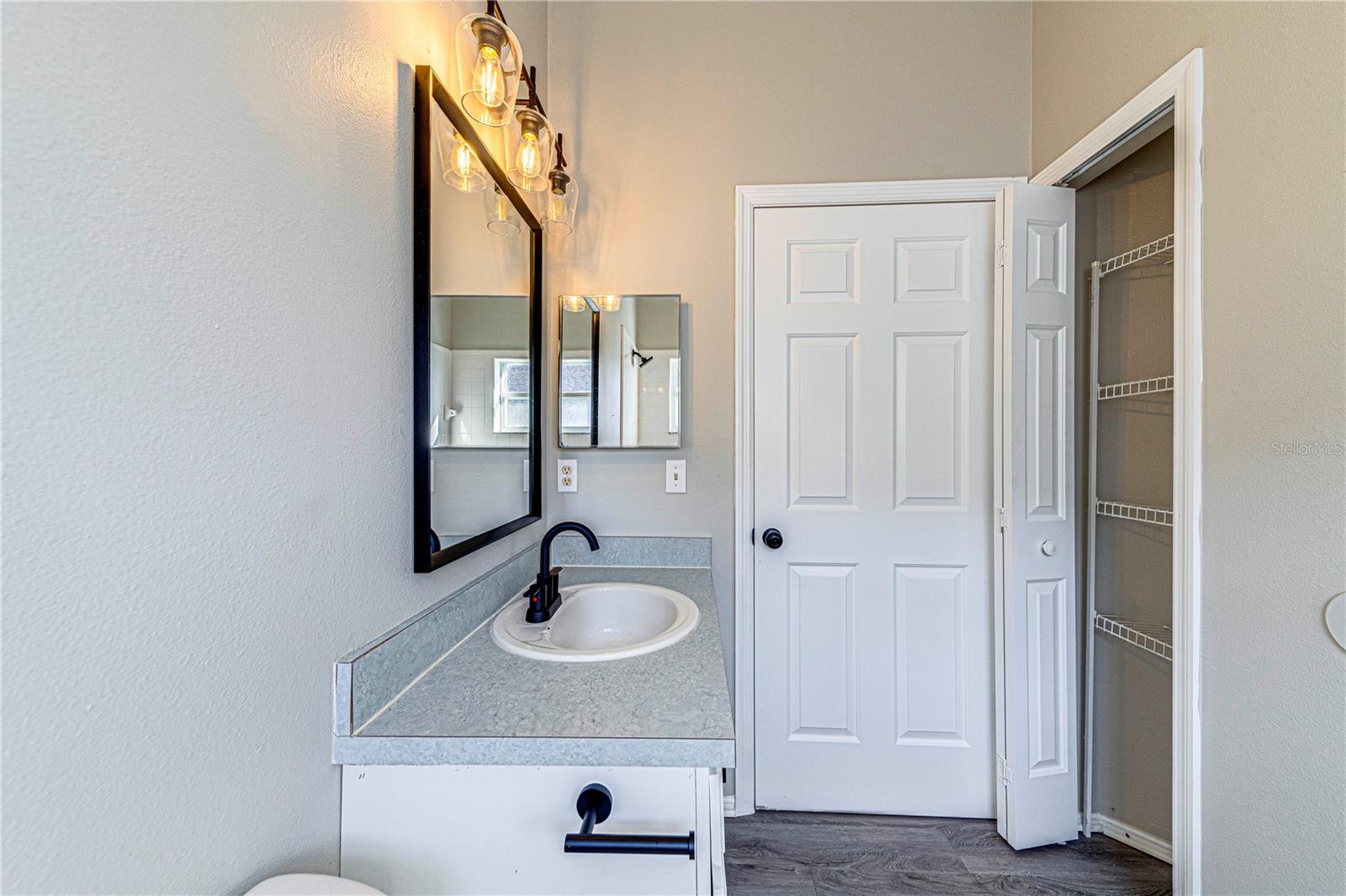 FAIRWAYS LAKE ESTATES - Residential