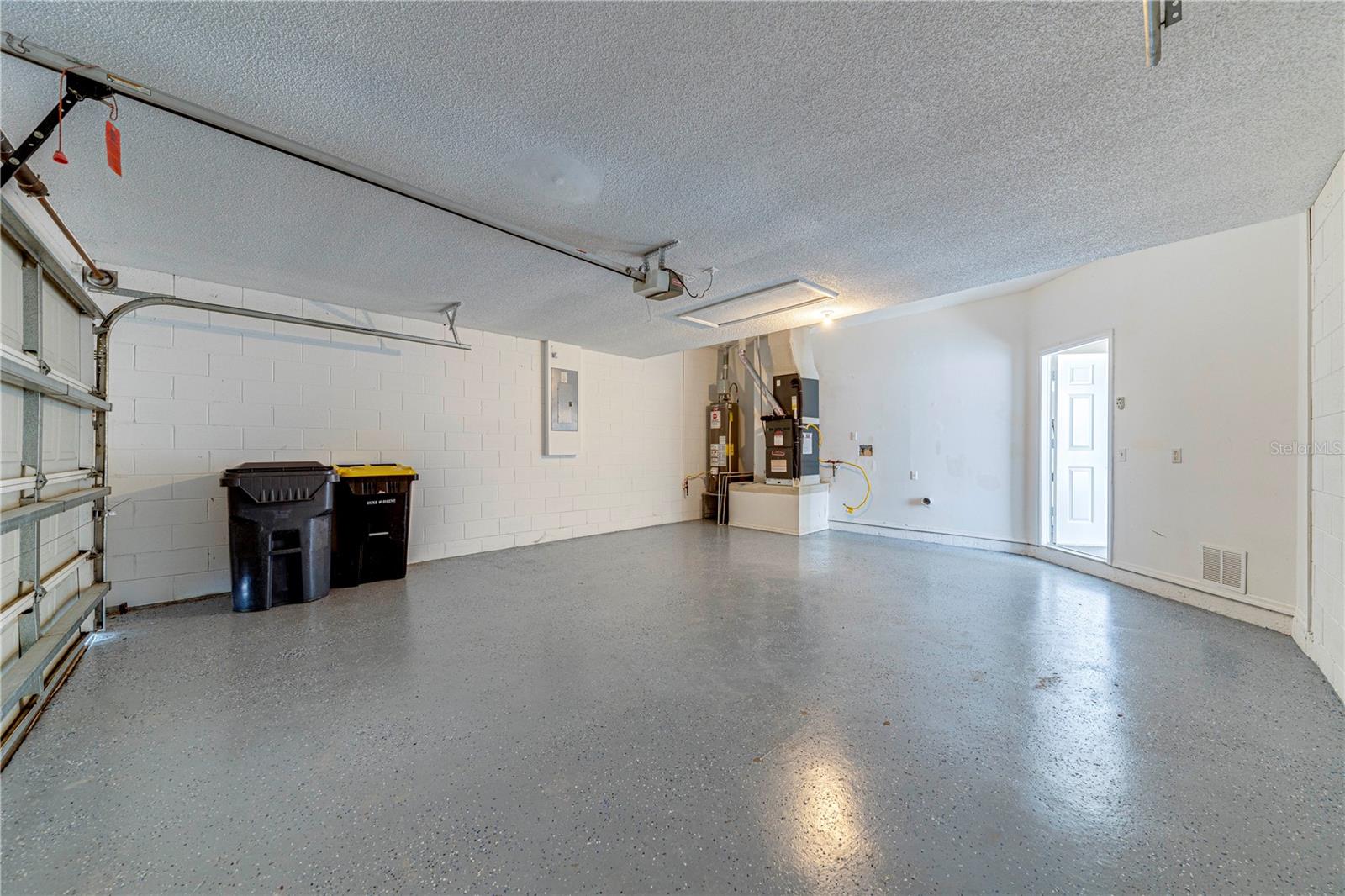 FAIRWAYS LAKE ESTATES - Residential