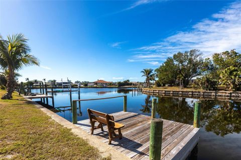 A home in PORT CHARLOTTE