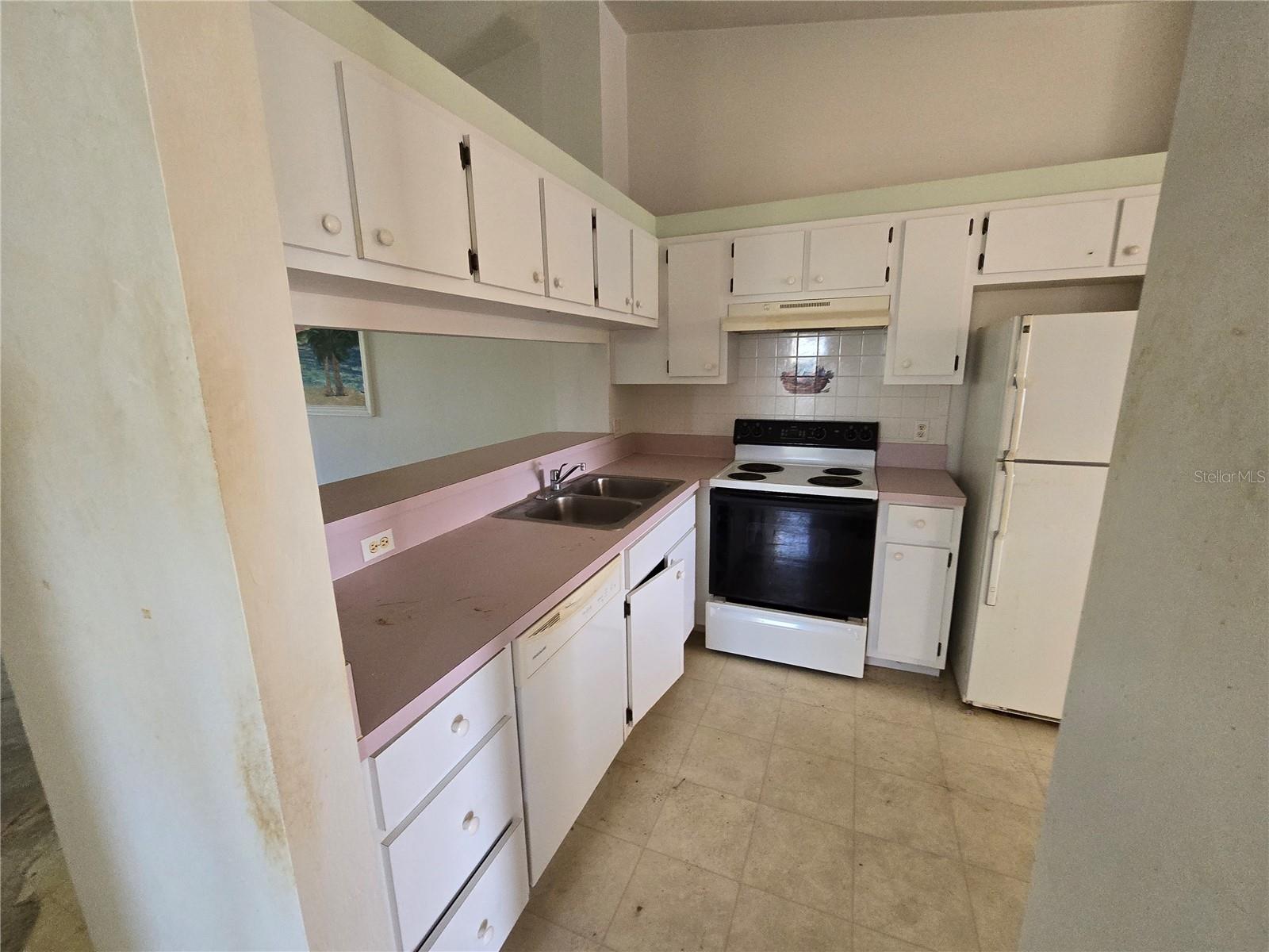 NORTH SHORE/KINGSWAY - Residential