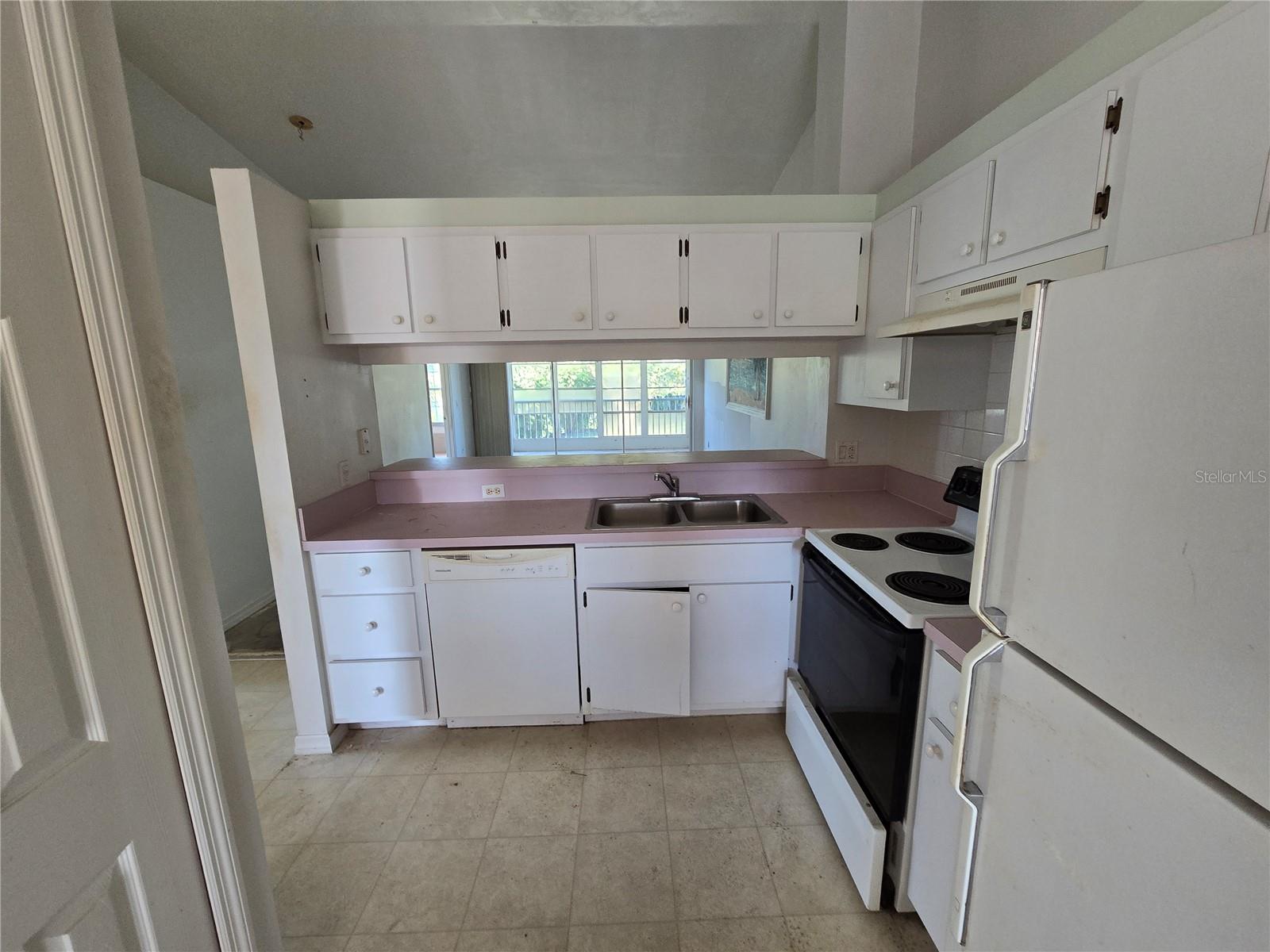 NORTH SHORE/KINGSWAY - Residential