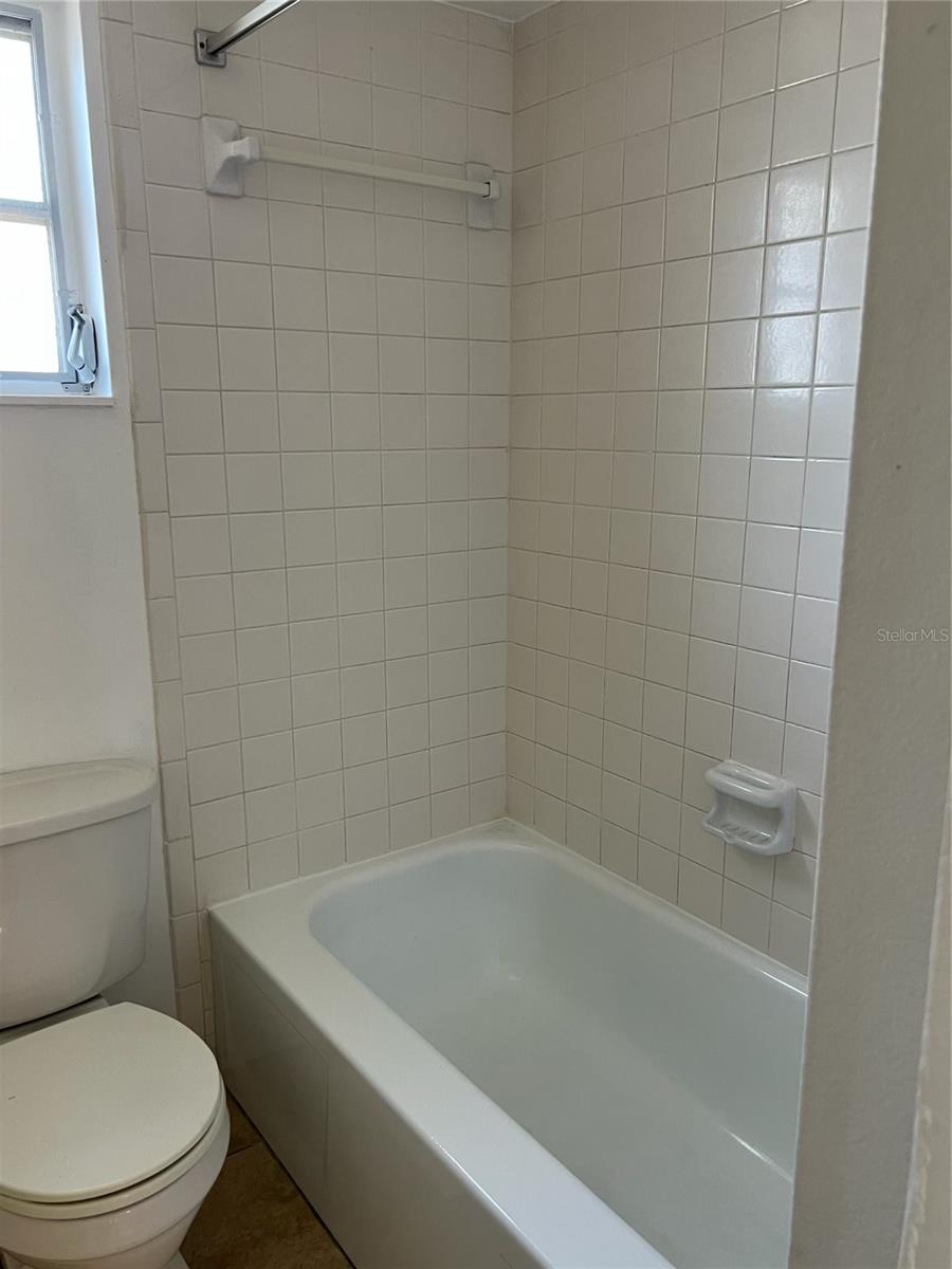 SUN-LIT SHORES SUB TRACT-B PT REP - Residential Lease