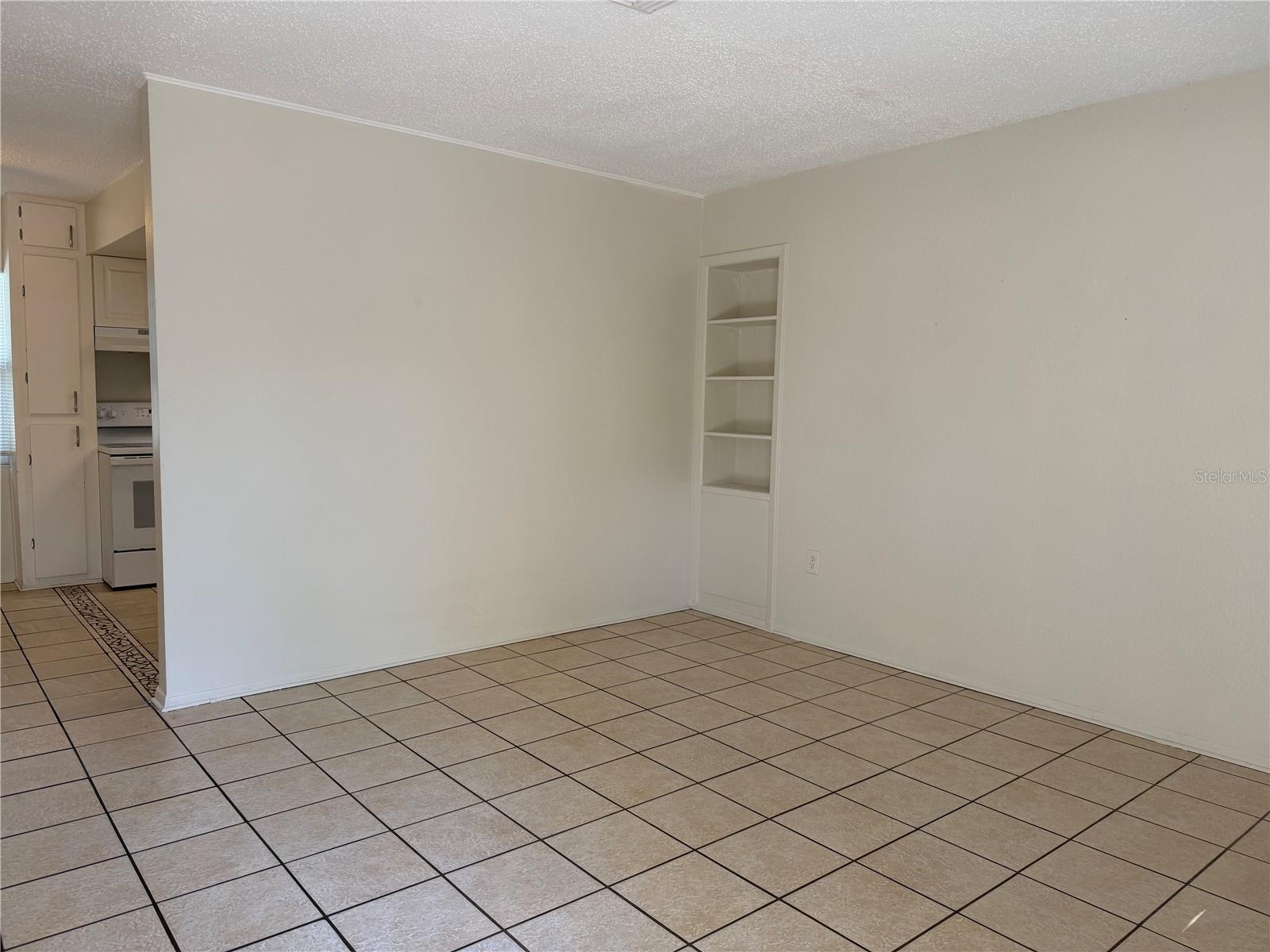 ORANGE HEIGHTS - Residential Lease