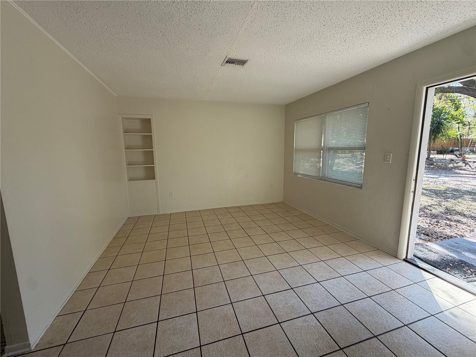 ORANGE HEIGHTS - Residential Lease