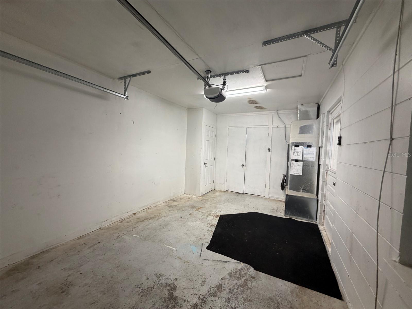 ORANGE HEIGHTS - Residential Lease