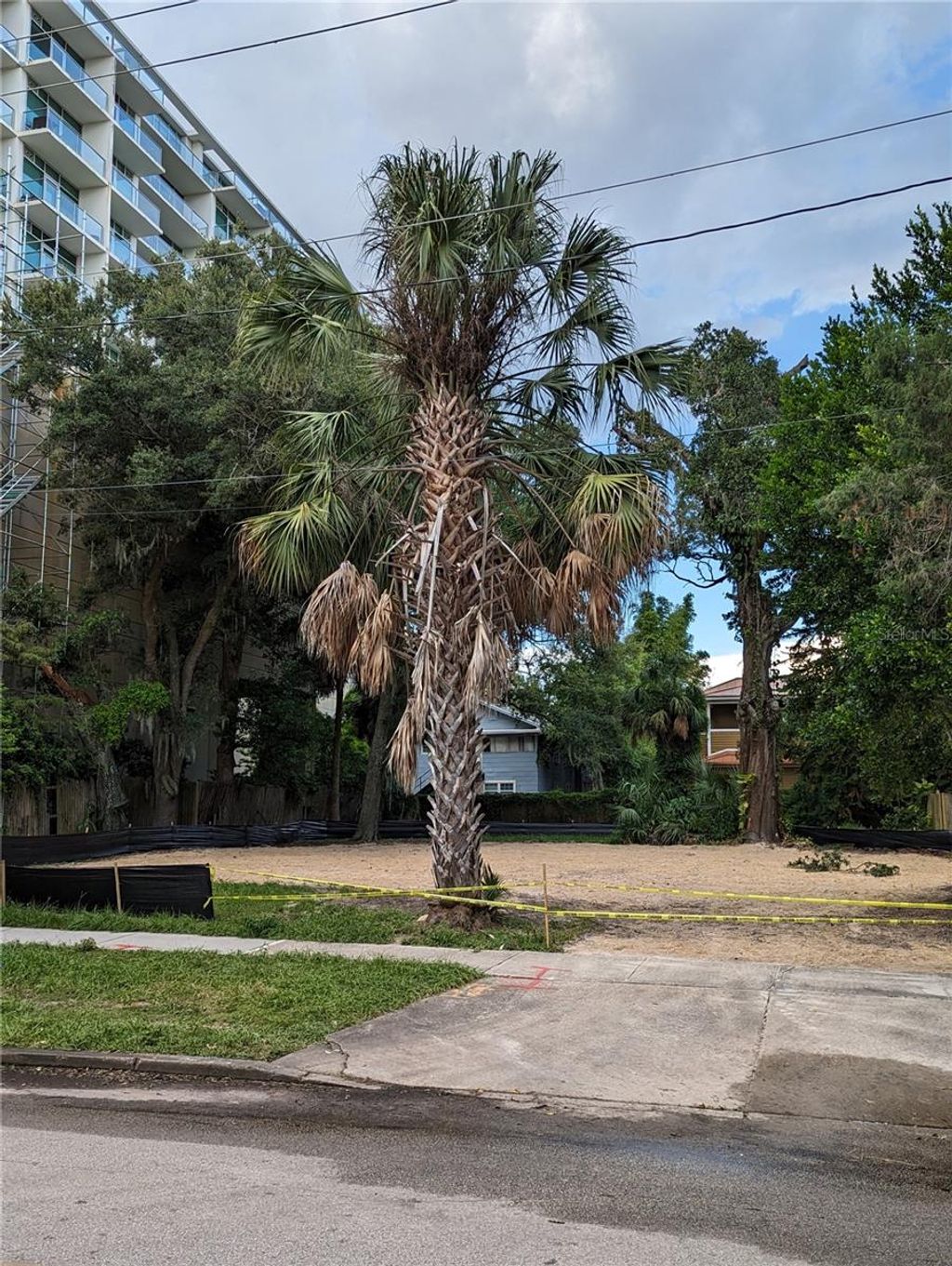 Photo of 617 E Church Street, Orlando, FL 32801 (MLS # O6385695)