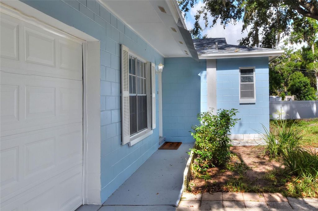 Photo of 205 Lentz Road, Brandon, FL 33510 (MLS # L4960913)
