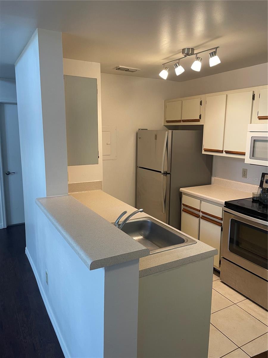 CENTRAL PARK CONDO - Residential