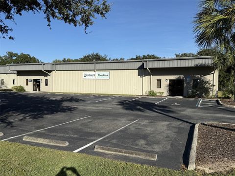 Photo of 302 Richey Road, Leesburg, FL 34748 (MLS # G5104668)