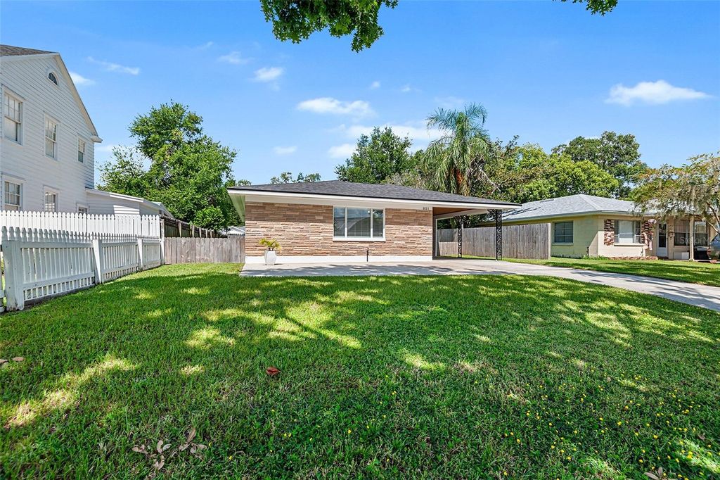 Photo of 821 Hollingsworth Road, Lakeland, FL 33801 (MLS # L4955131)