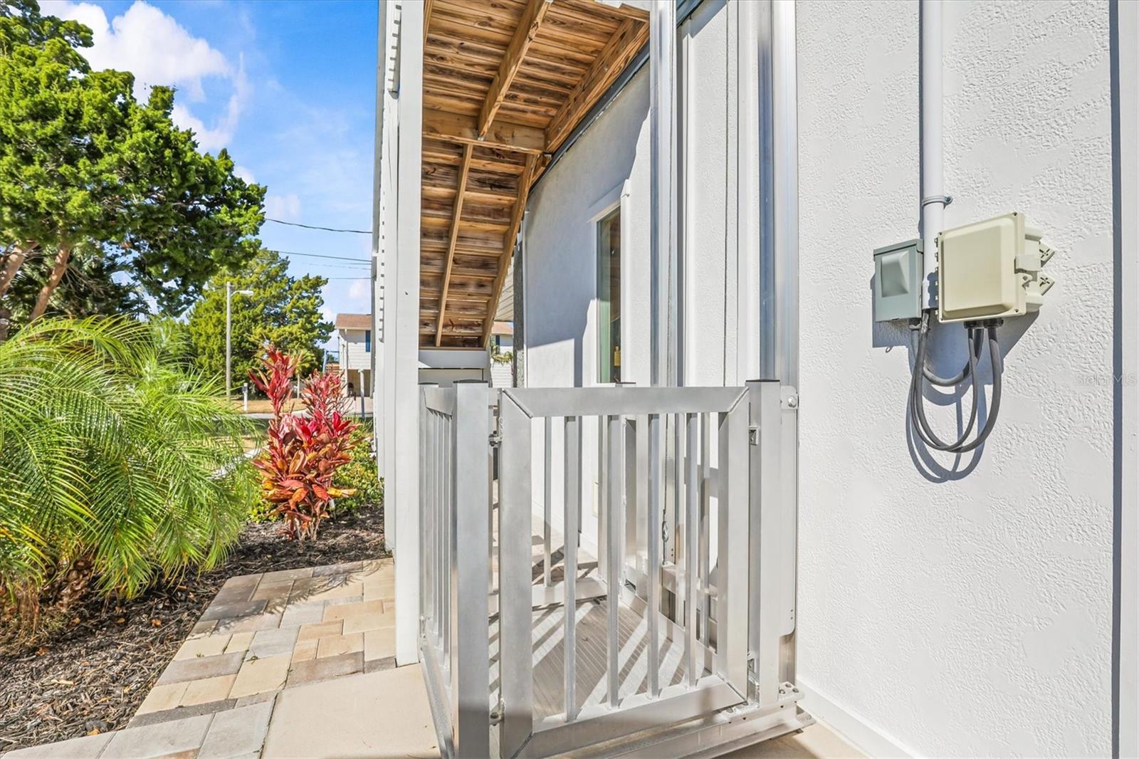 HERNANDO BEACH - Residential