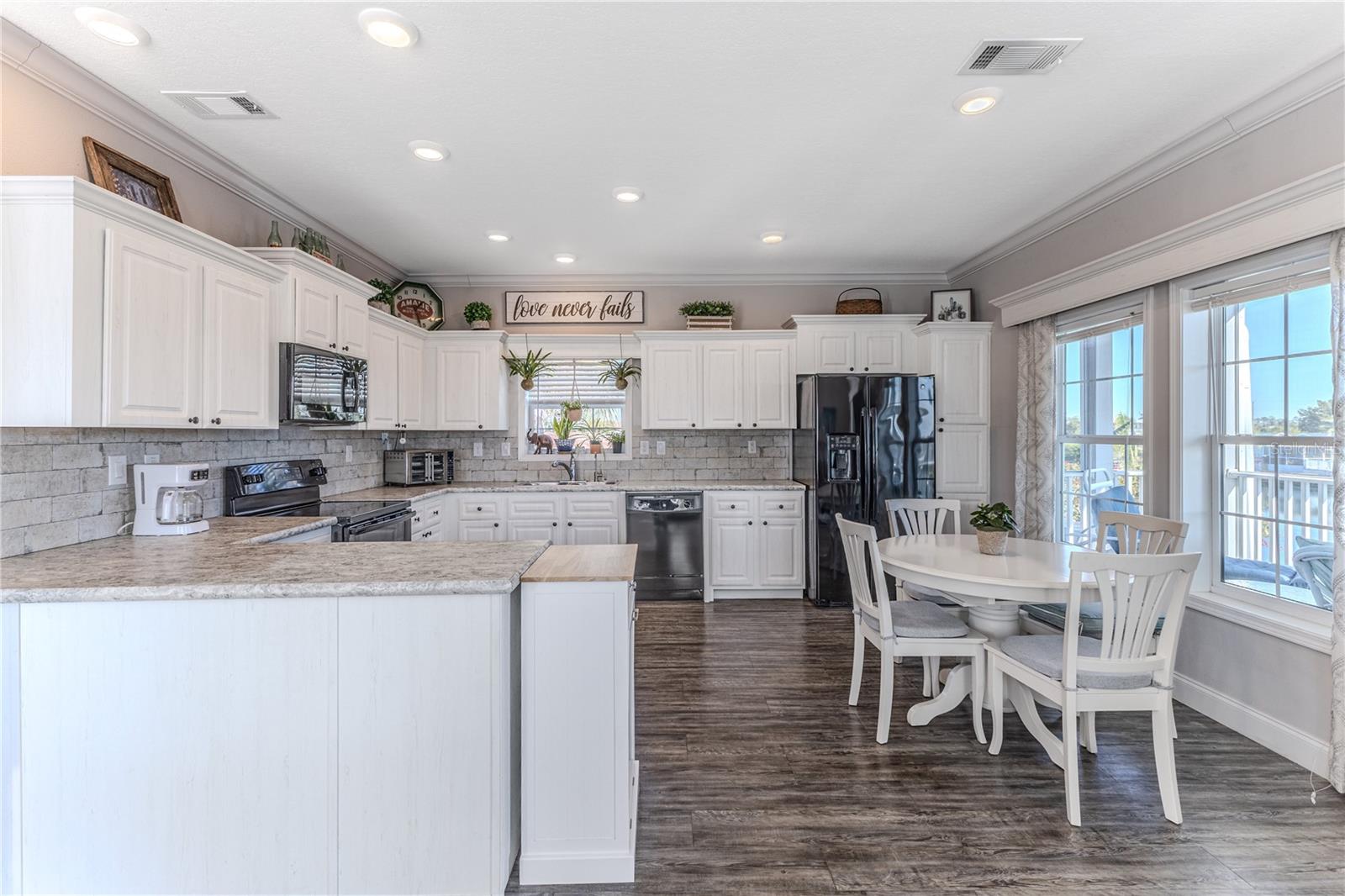 HERNANDO BEACH - Residential