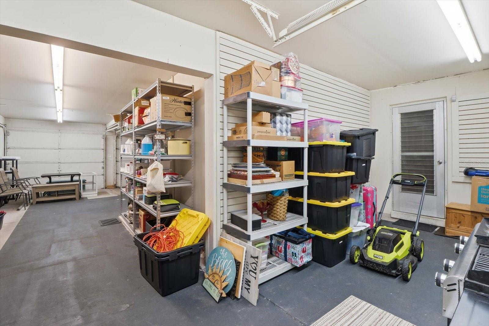 BEVERLY HILLS UNIT 04 - Residential