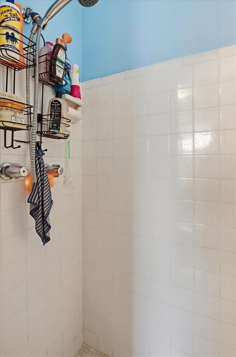 BEVERLY HILLS UNIT 04 - Residential