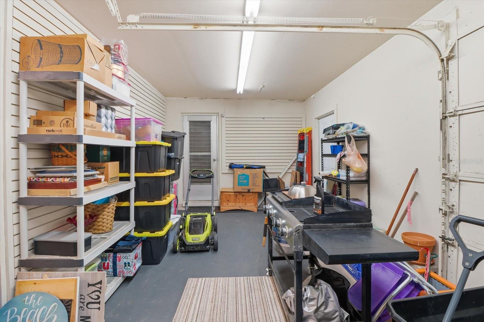 BEVERLY HILLS UNIT 04 - Residential