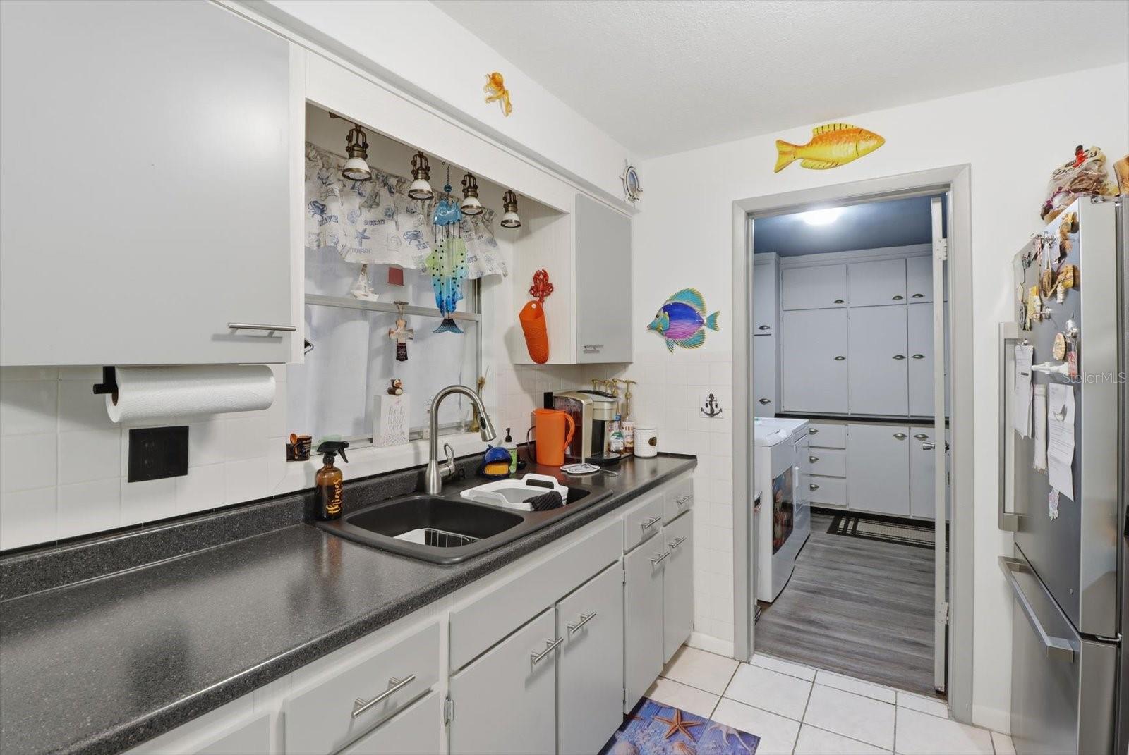 BEVERLY HILLS UNIT 04 - Residential