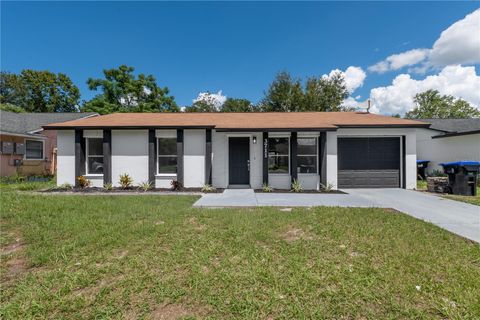 Photo of 3711 Shady Grove Circle, Orlando, FL 32810 (MLS # S5134620) Photo of 3711 Shady Grove Circle, Orlando, FL 32810 (MLS # S5134620)