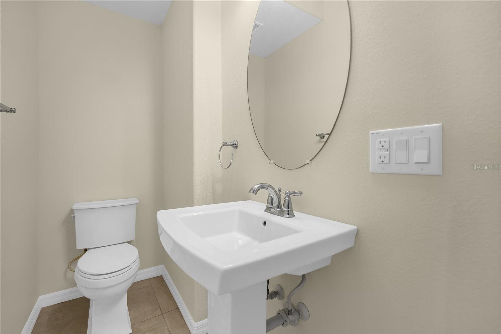 8943 HILDRETH AVENUE