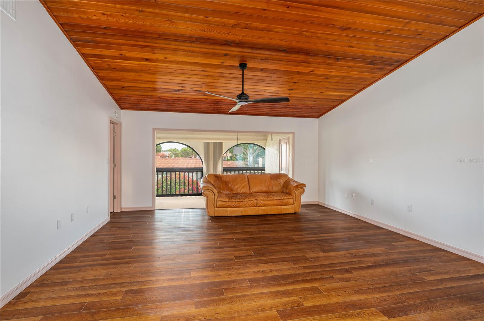 6201 COUNTRY CLUB DRIVE 21