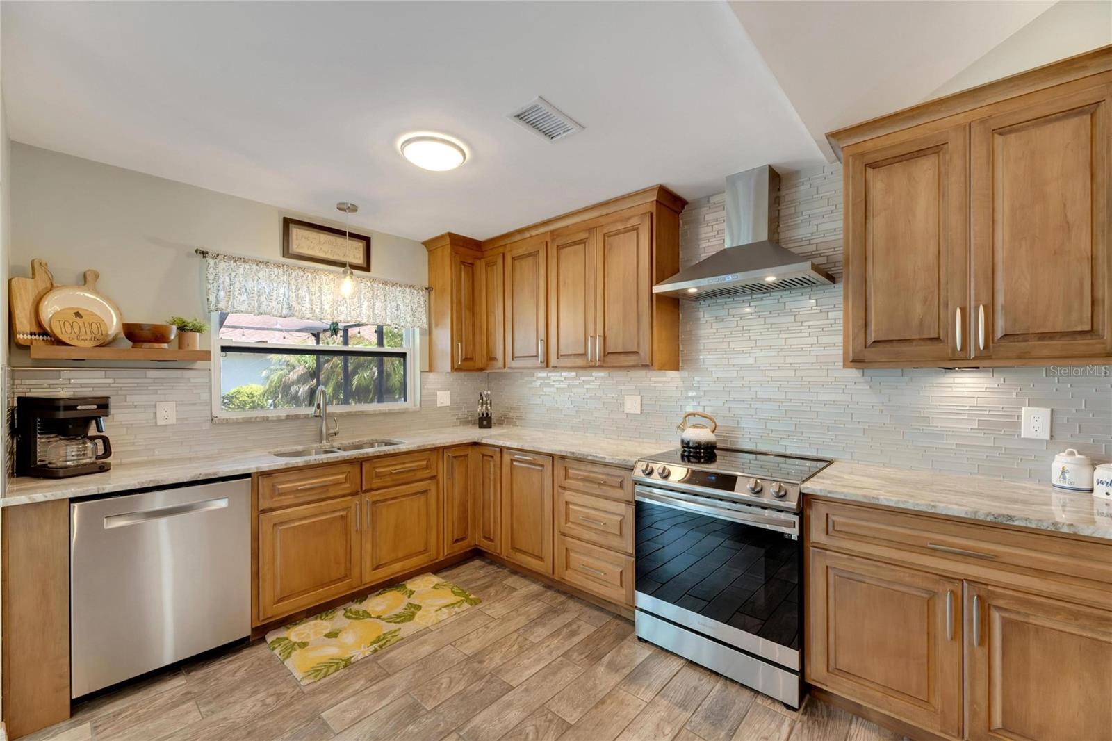 CALOOSA COUNTRY CLUB ESTATES U - Residential