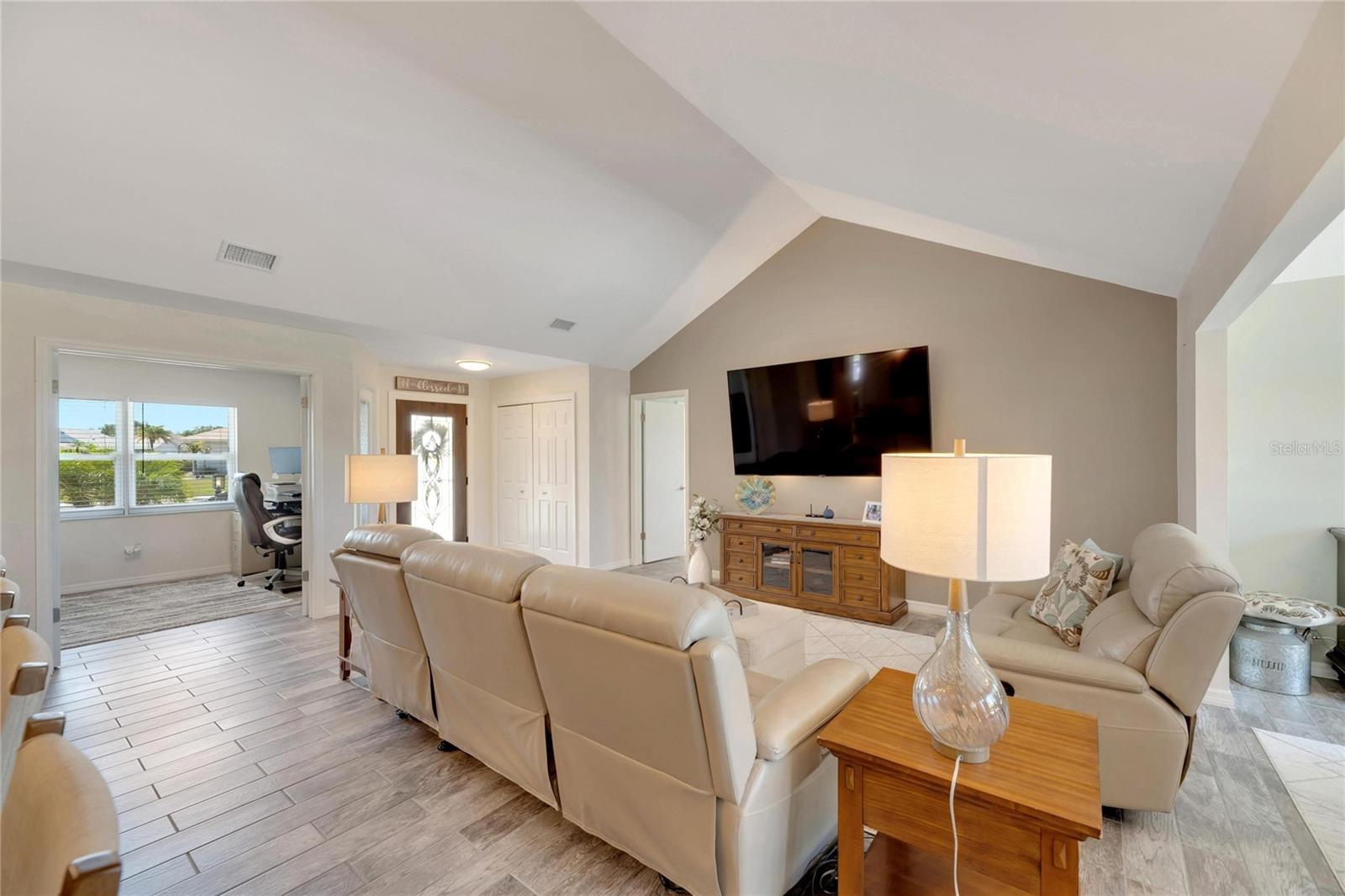 CALOOSA COUNTRY CLUB ESTATES U - Residential