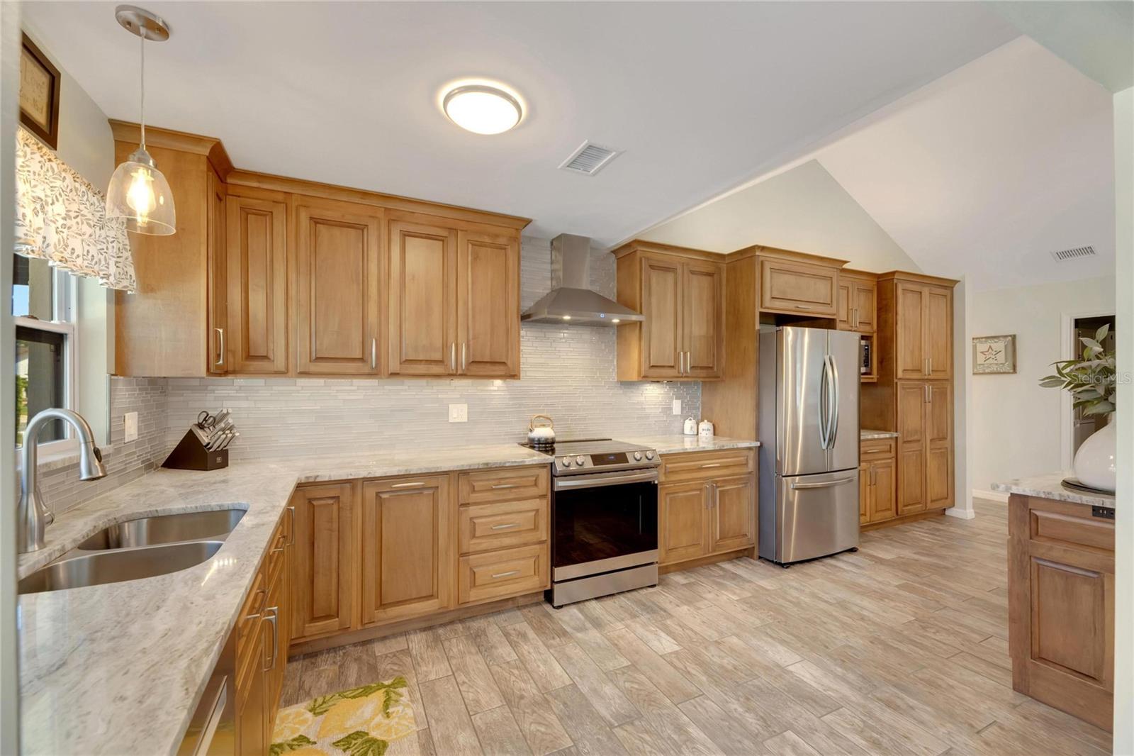 CALOOSA COUNTRY CLUB ESTATES U - Residential