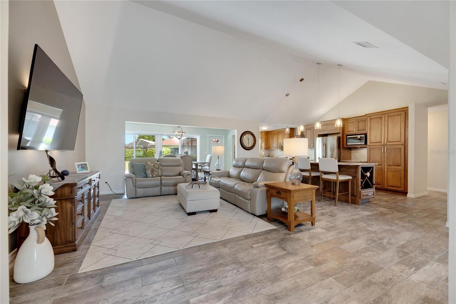CALOOSA COUNTRY CLUB ESTATES U - Residential