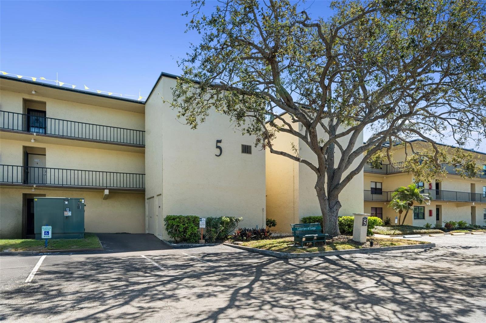 LAKEVIEW OF LARGO - Residential