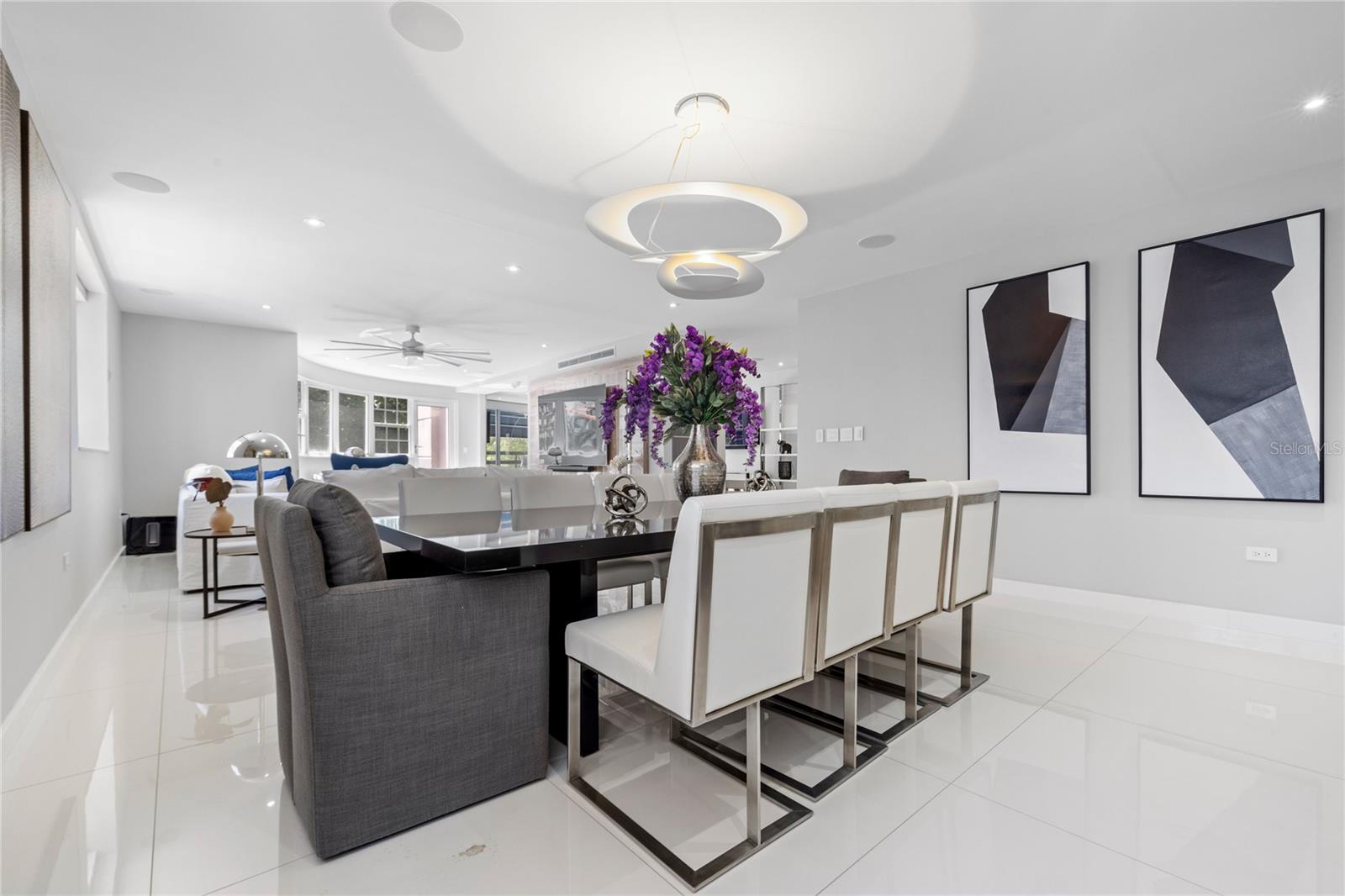 EL PLAZA CONDOMINIUM - Residential