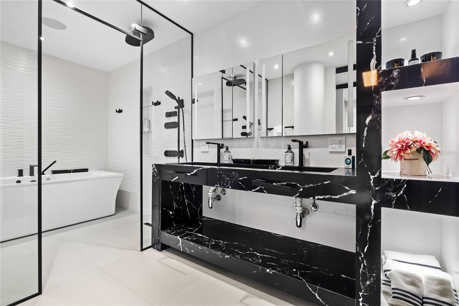 EL PLAZA CONDOMINIUM - Residential