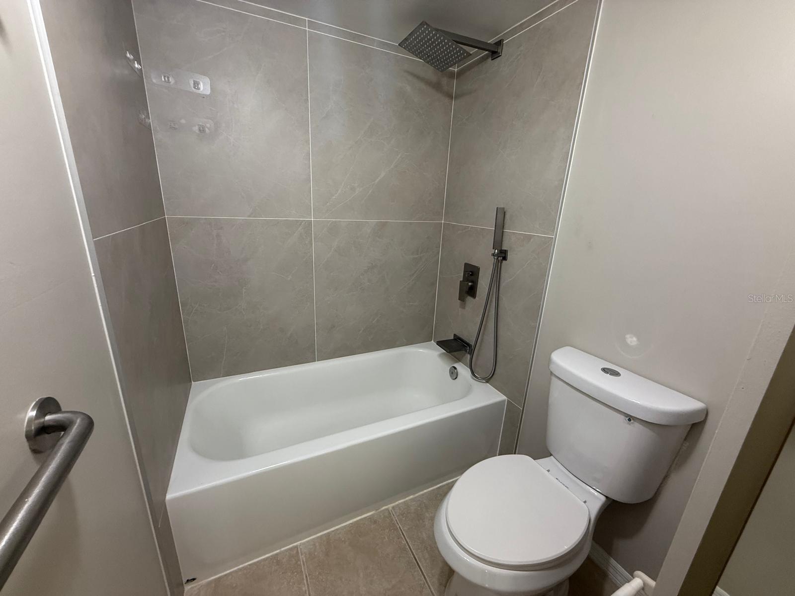 MIDDLEBROOK PINES PH 04 - Residential