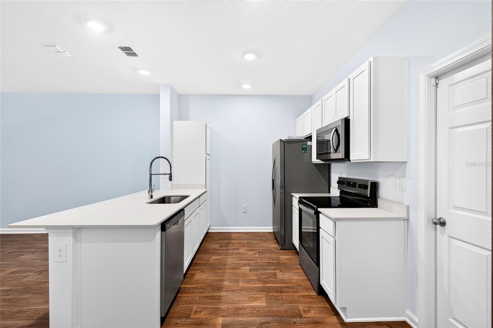 871 RIVERTREE PLACE