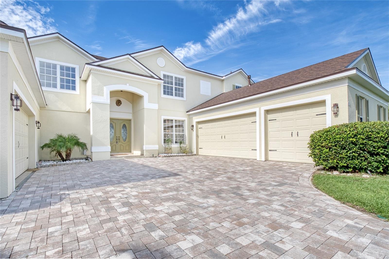 2924 MAJESTIC ISLE DRIVE