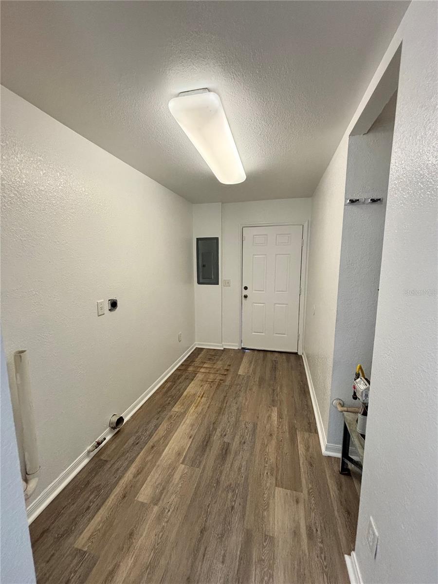 STRATFORD ESTATE - Residential Lease