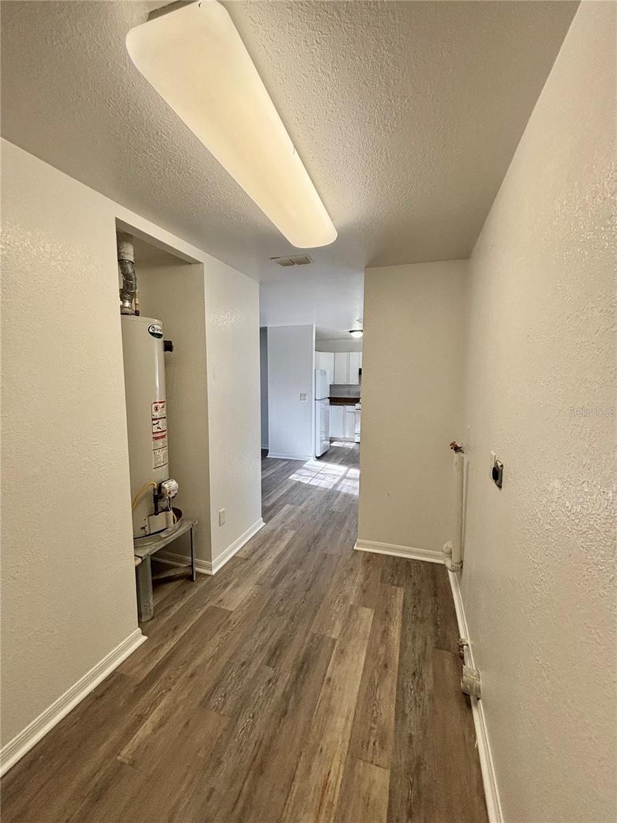 STRATFORD ESTATE - Residential Lease