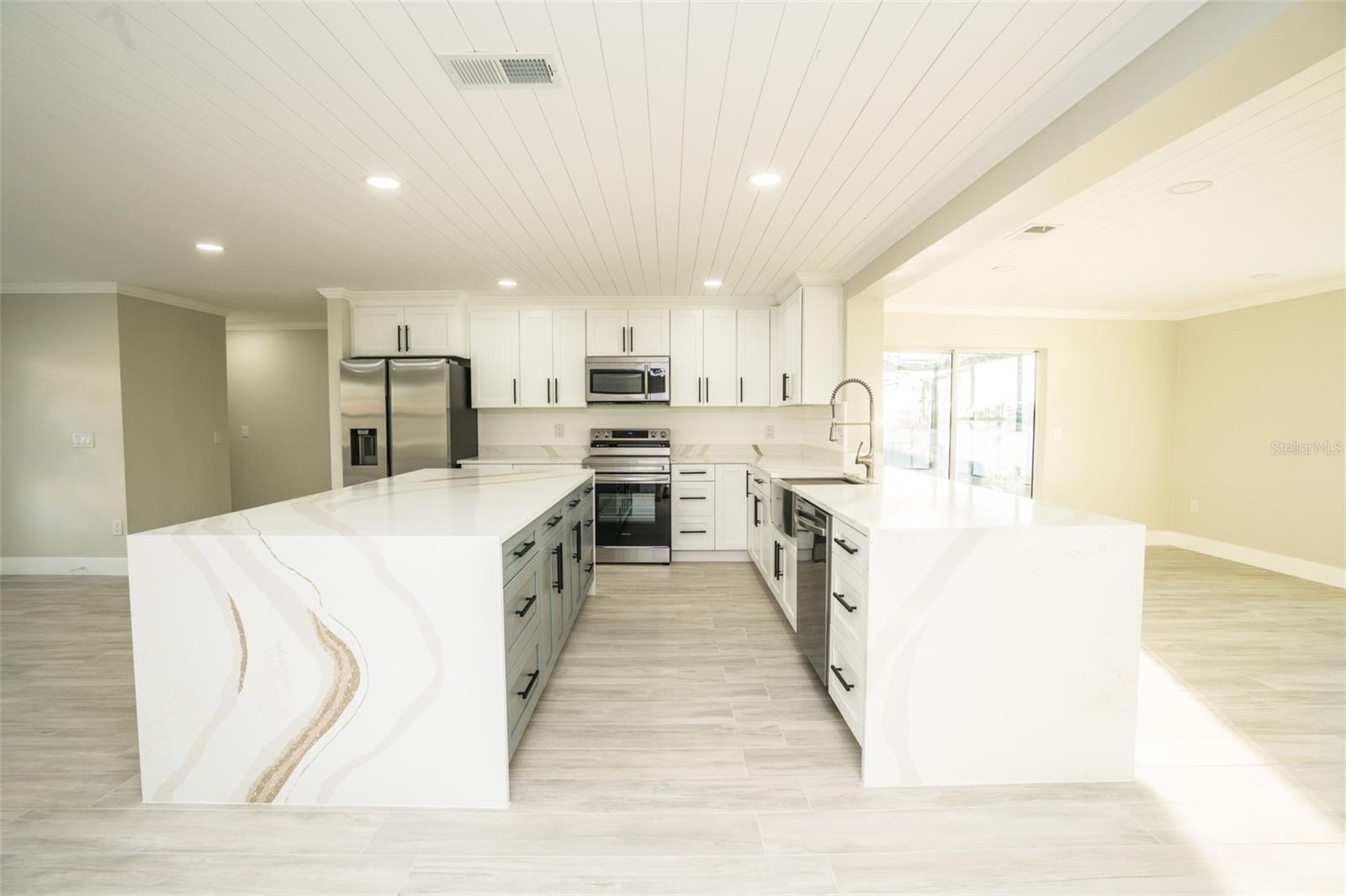 HARBOR ISLES - Residential