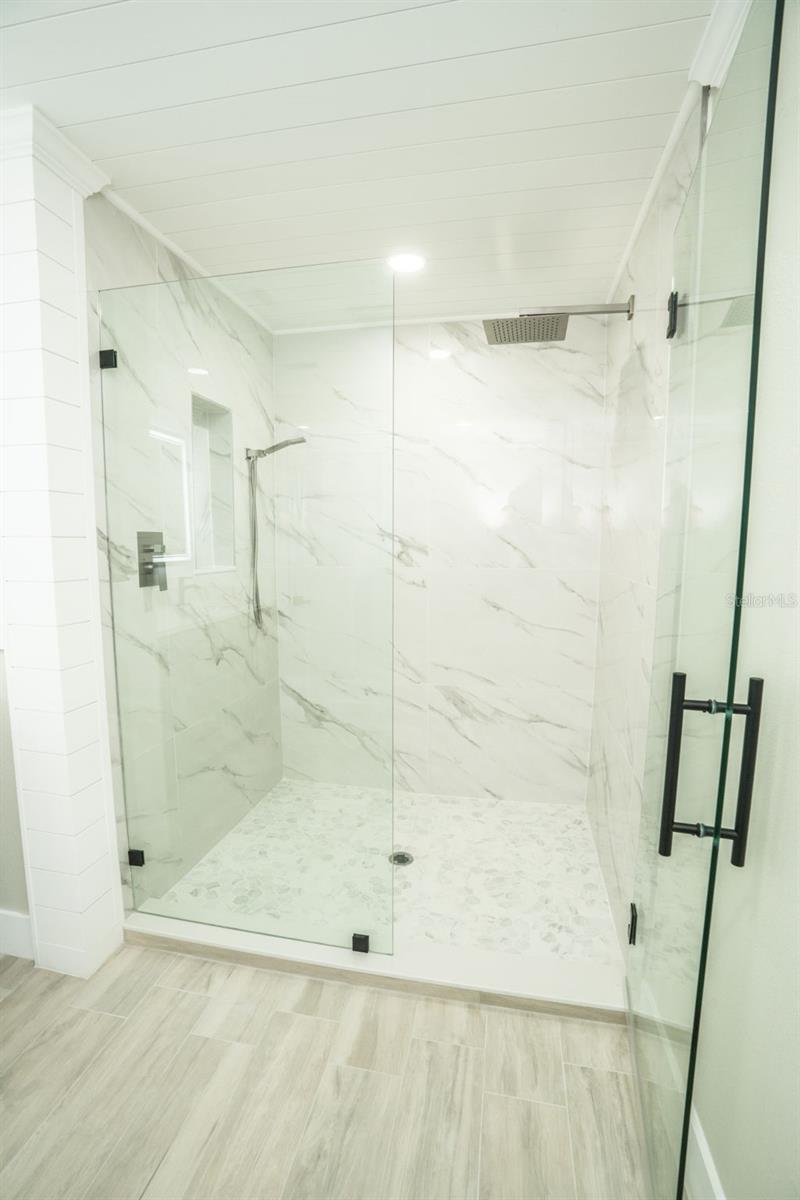 HARBOR ISLES - Residential