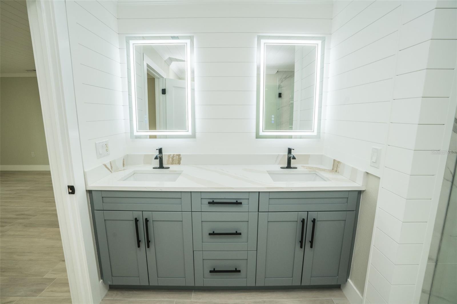 HARBOR ISLES - Residential