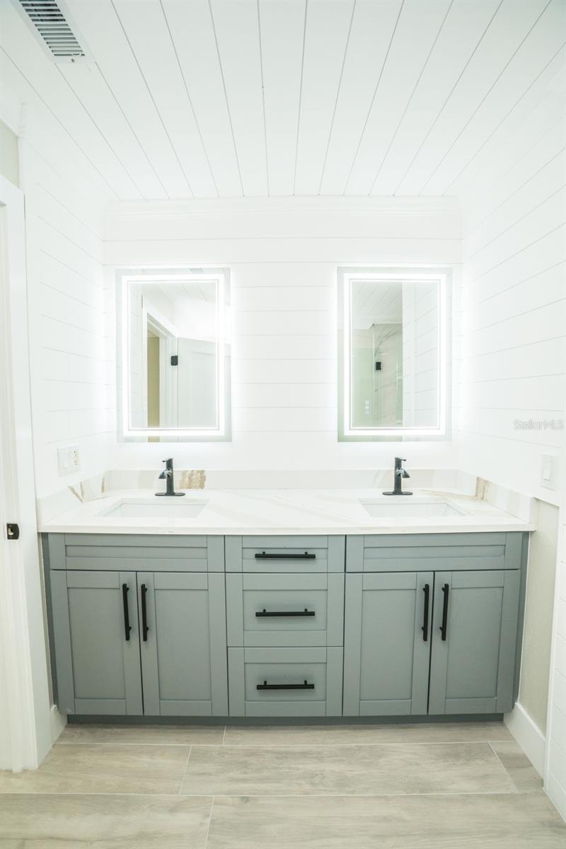 HARBOR ISLES - Residential