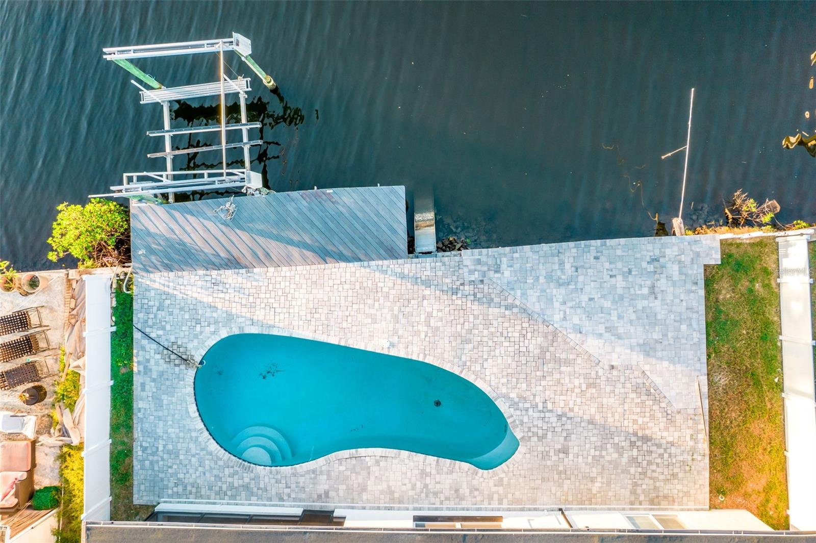 HARBOR ISLES - Residential