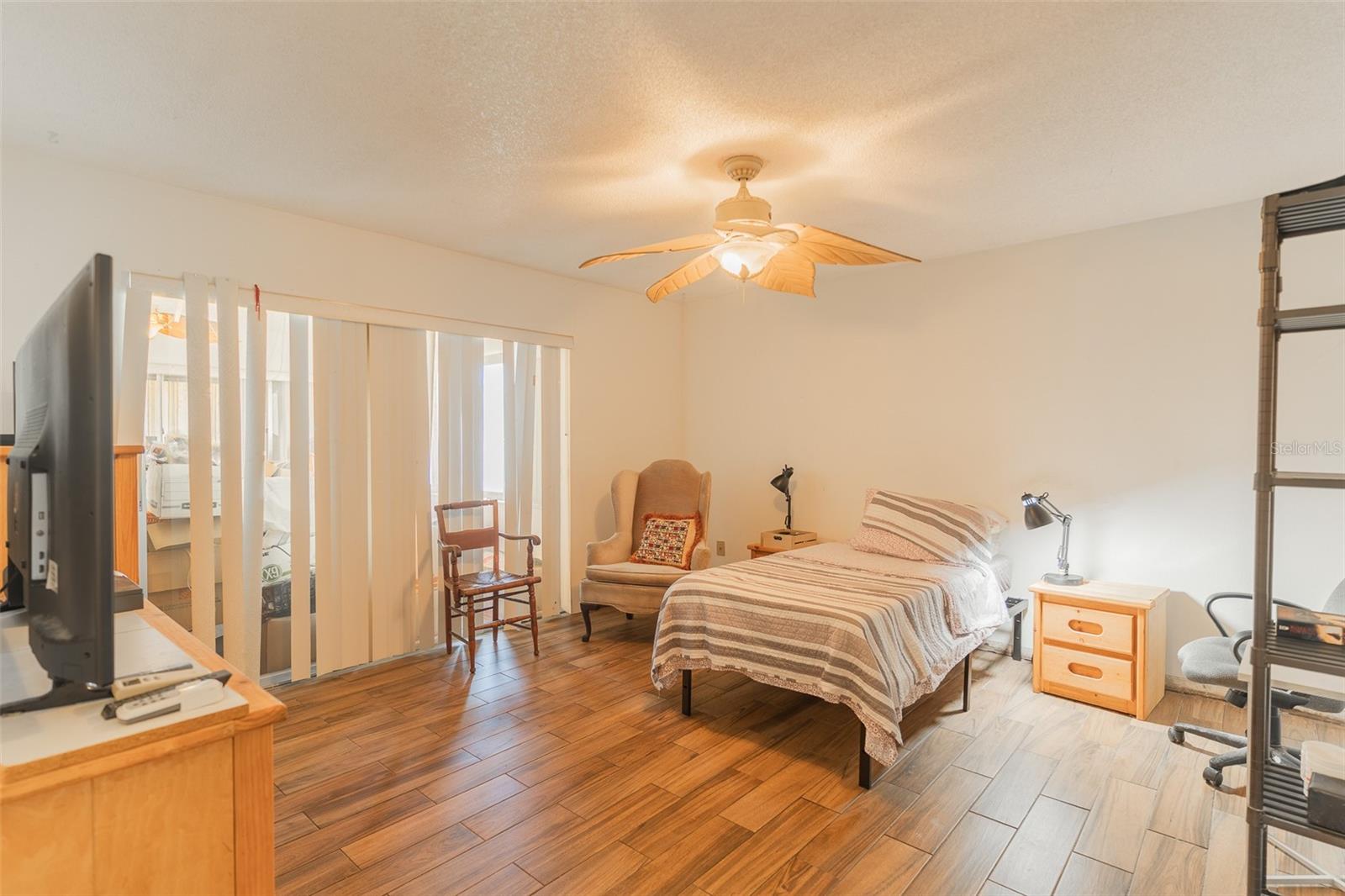 SUN N LAKE - Residential