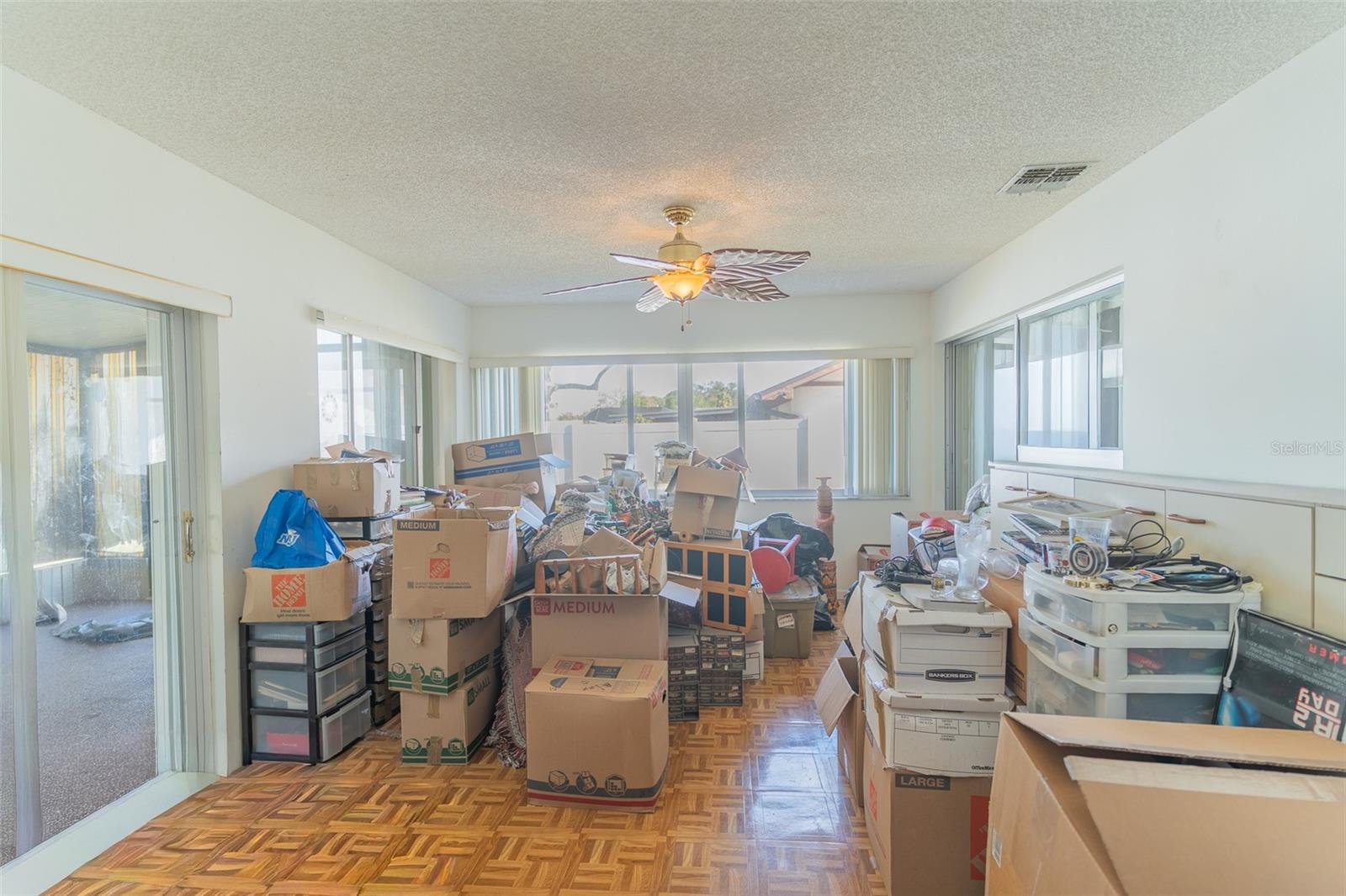 SUN N LAKE - Residential