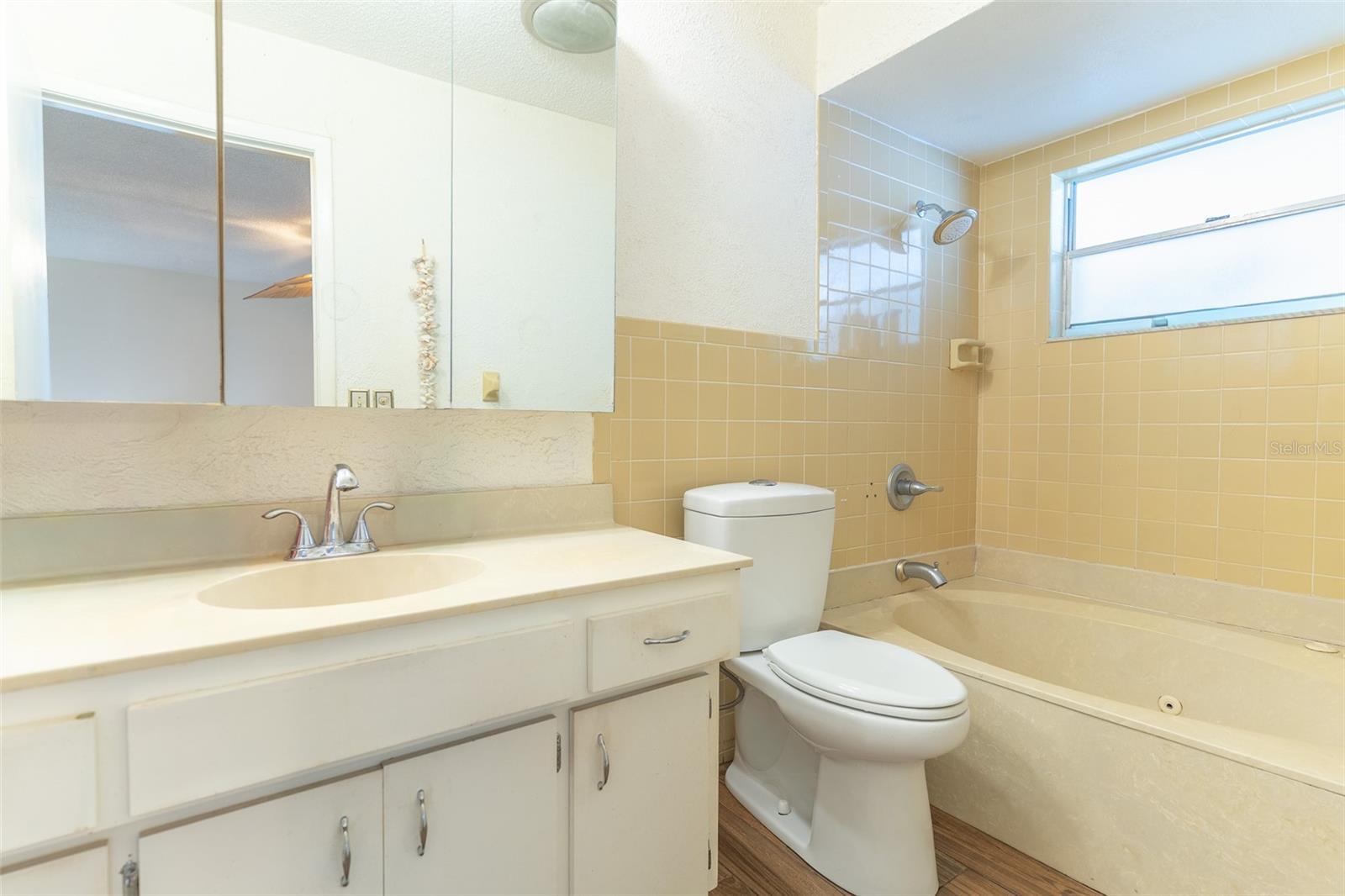 SUN N LAKE - Residential