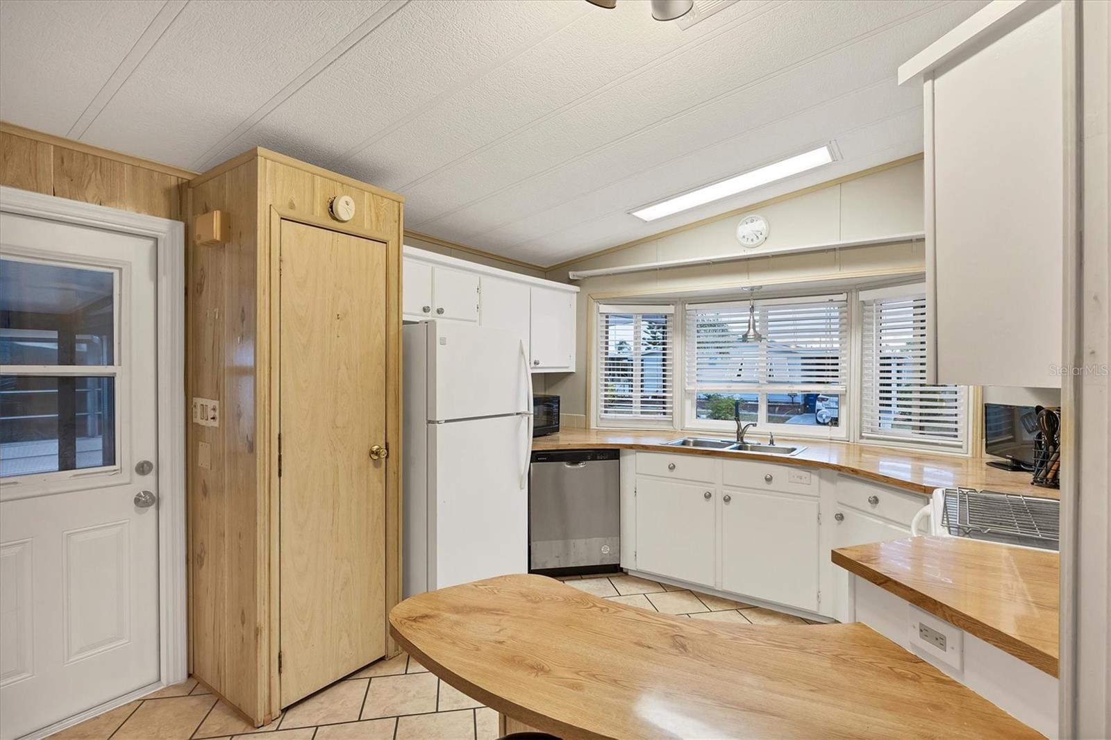 TANGERINE WOODS - Residential