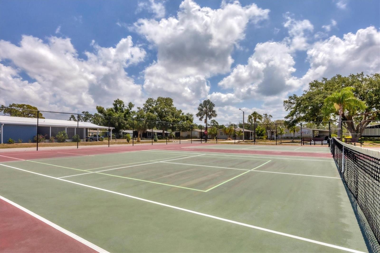 TANGERINE WOODS - Residential