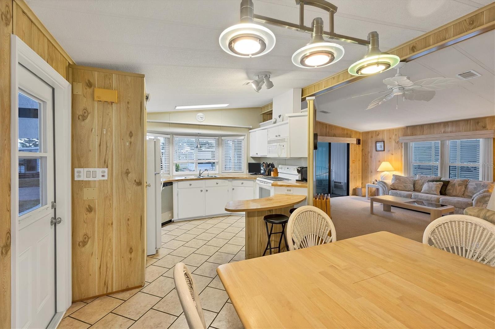 TANGERINE WOODS - Residential