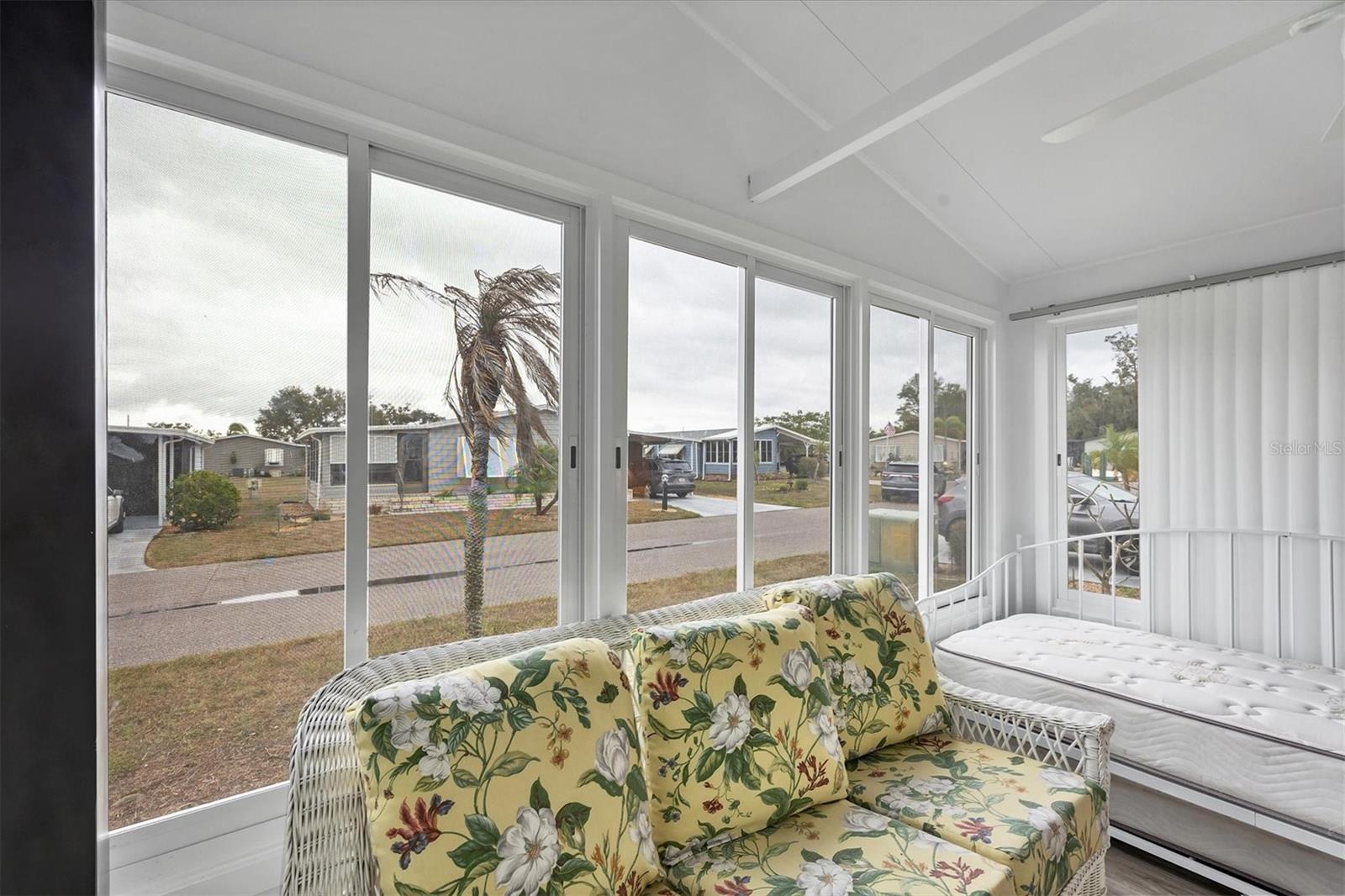 TANGERINE WOODS - Residential