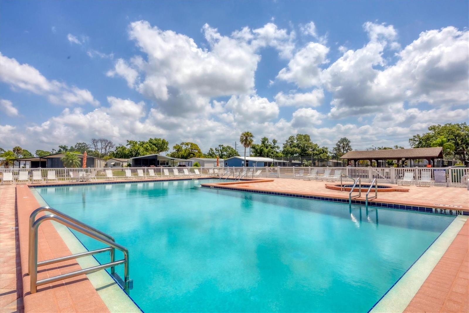 TANGERINE WOODS - Residential